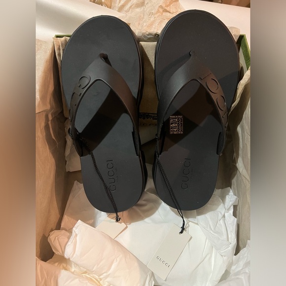New GUCCI logo Thong Platform black rubber Sandals - Picture 9 of 12